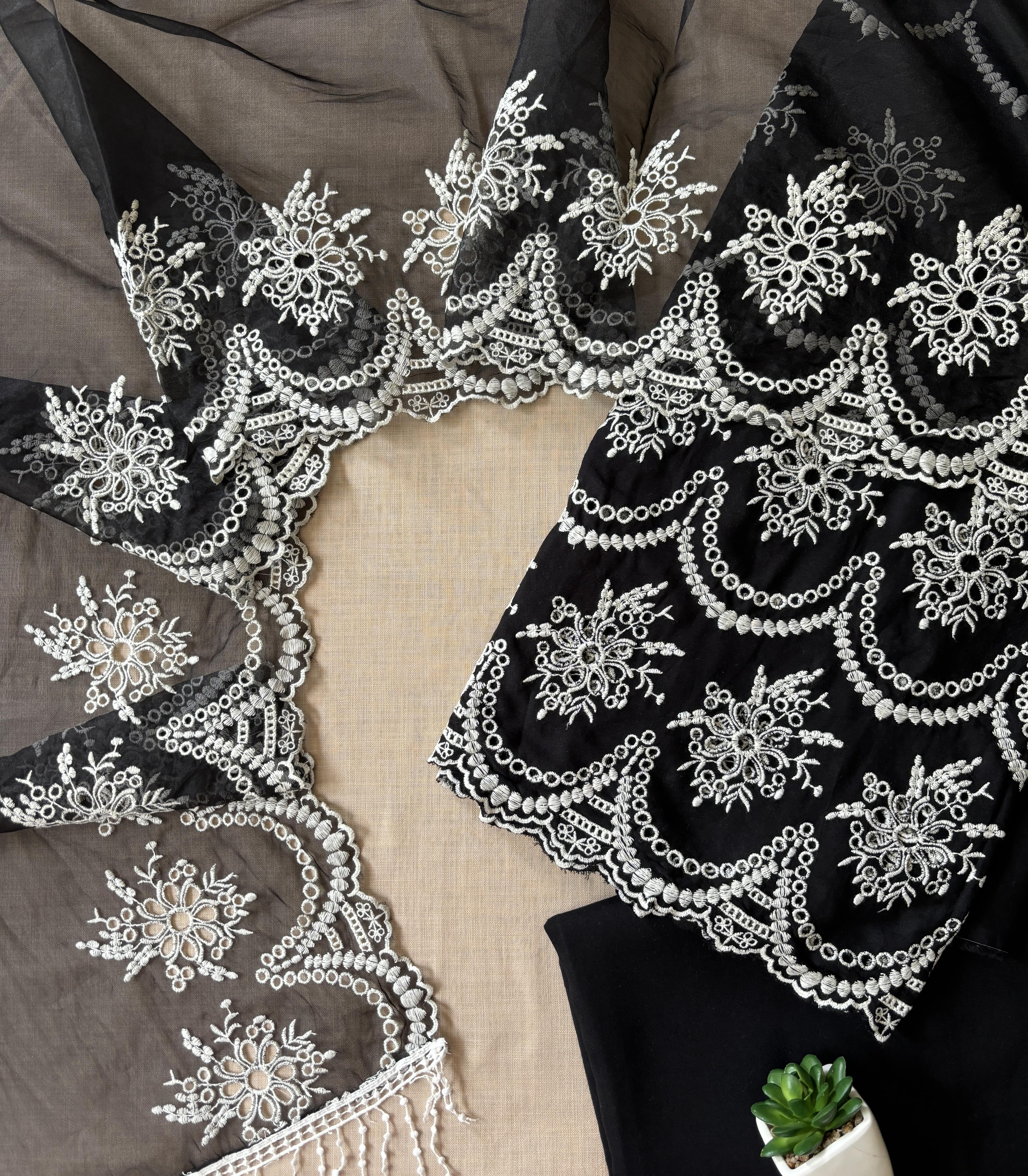 theredthread S cutting lace dress BK×BG SHORT LINEN: How to cut